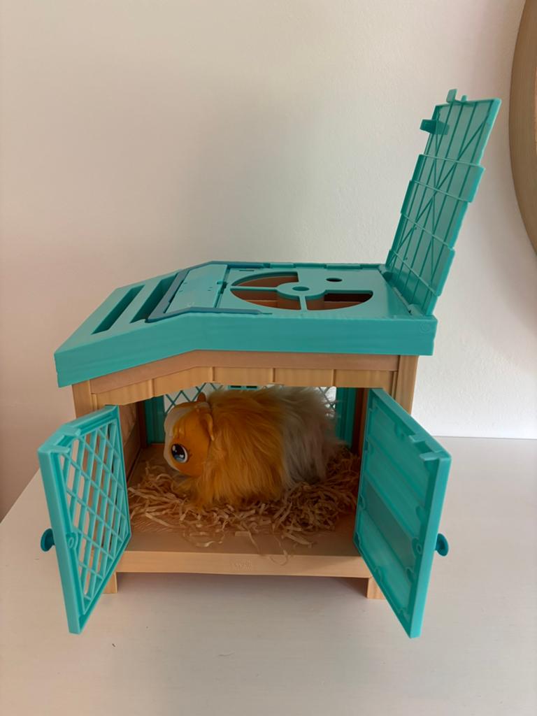 LITTLE LIVE PETS | MAMA SURPRISE CAVIA MET 3 BABY’S, Ophalen of Verzenden, Zo goed als nieuw, Jongen of Meisje
