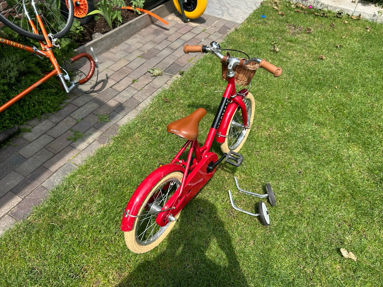 Veloretti kinderfiets rood 16 inch met zijwieltjes, Fietsen en Brommers, Fietsen | Kinderfietsjes, Ophalen, Gebruikt, 16 tot 20 inch