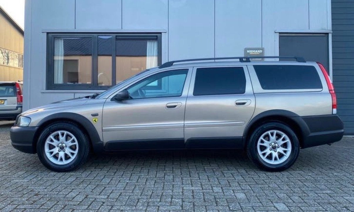 Volvo XC70 2.5 T Geartronic 2003 Grijs, Auto's, Automaat, 1800 kg, Beige, XC70