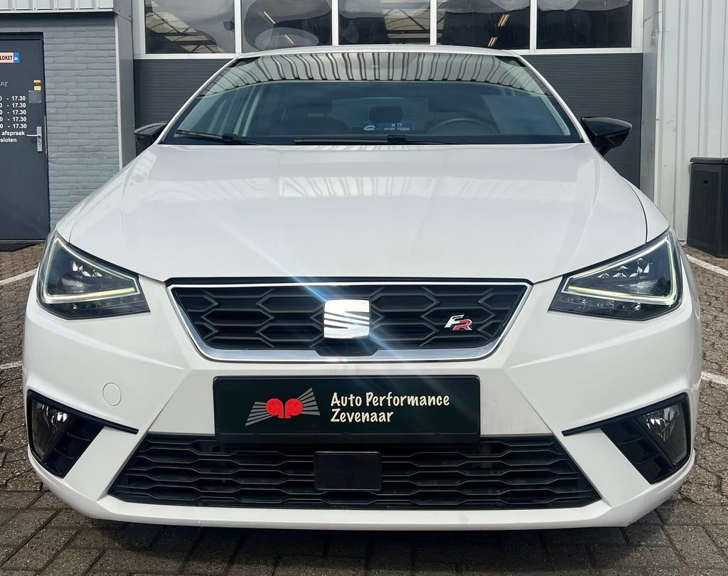 Seat Ibiza 1.0 Ecotsi 115pk 2017 Wit, Bedrijf, Handgeschakeld, 3 cilinders, 1100 kg