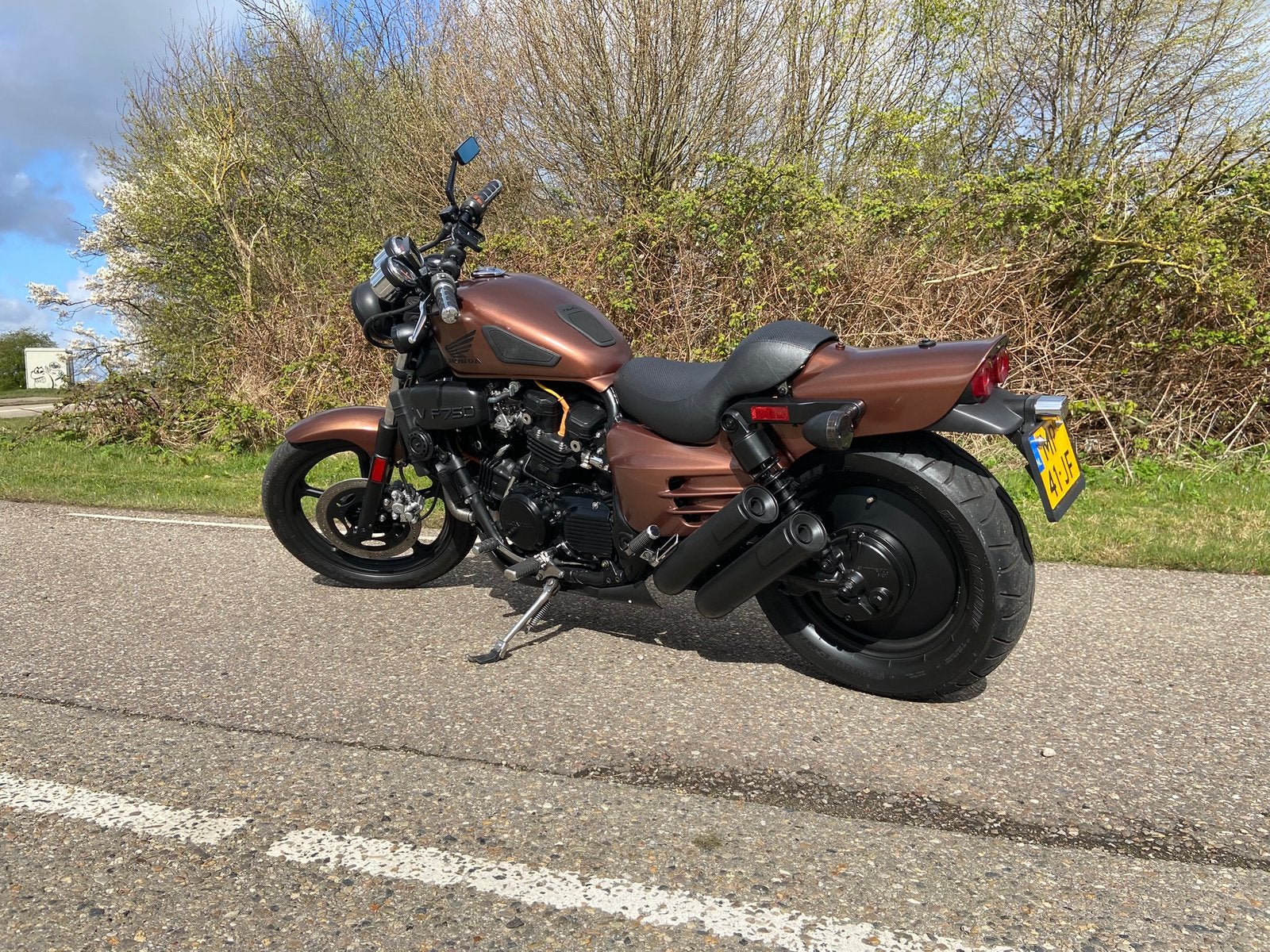 Aangeboden Honda supermagna 750cc custommade, Motoren, Motoren | Honda, Particulier, Chopper, meer dan 35 kW, 4 cilinders, Motorrijbewijs A