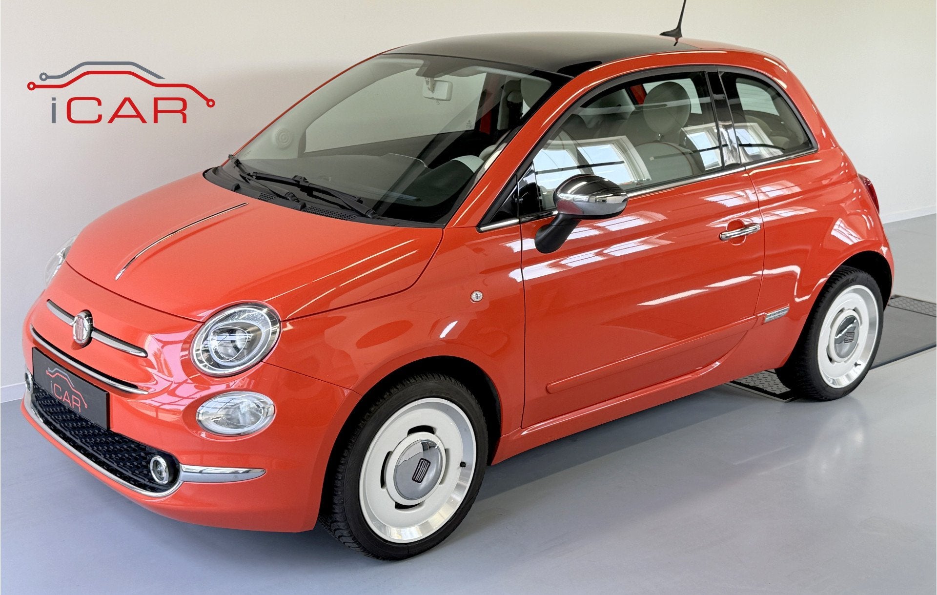 Fiat 500 1.2 Anniversario-Carplay-Cruise-Panorama-Retro, Auto's, Voorwielaandrijving, Gebruikt, 840 kg, 4 stoelen