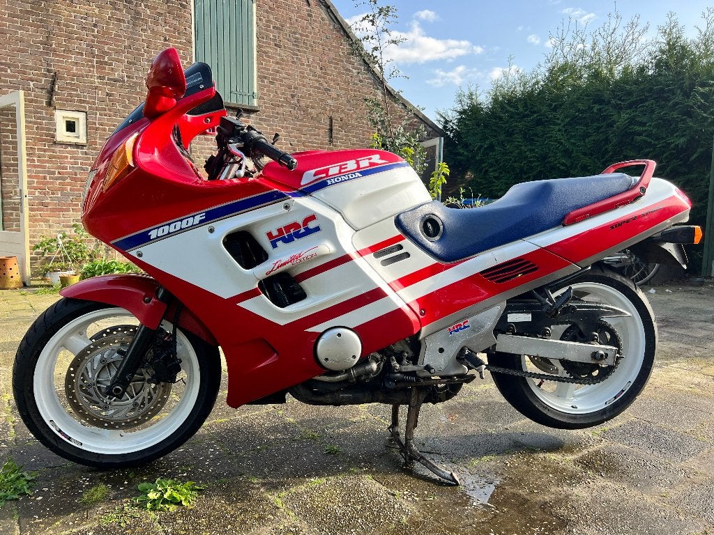 Honda CBR 1000F - Rijdt perfect, optisch minder, Sportuitlaat, 4 cilinders, Motorrijbewijs A, Gebruikt