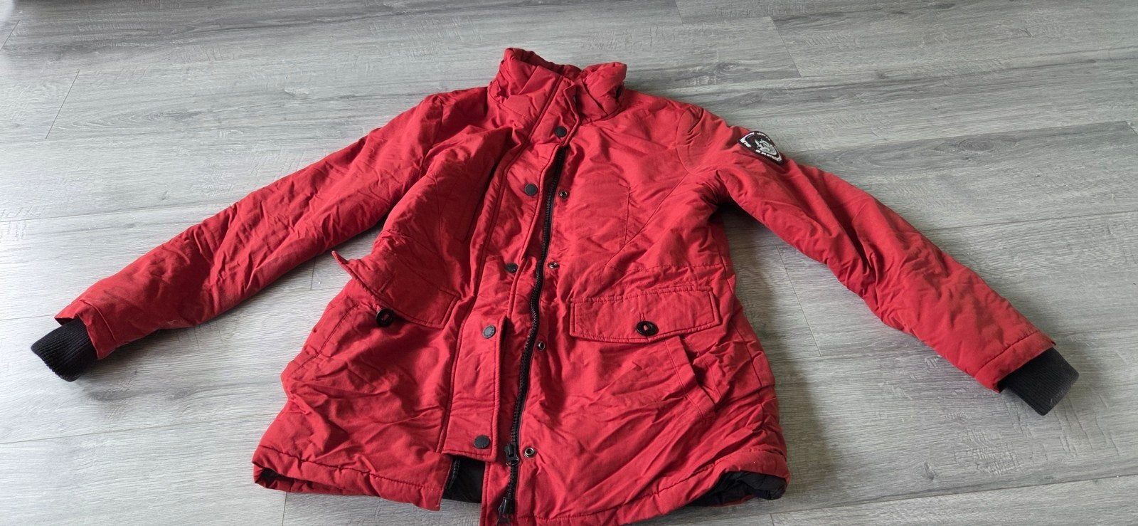Winterjas maat 40, Superdry, Zo goed als nieuw, Rood, Ophalen