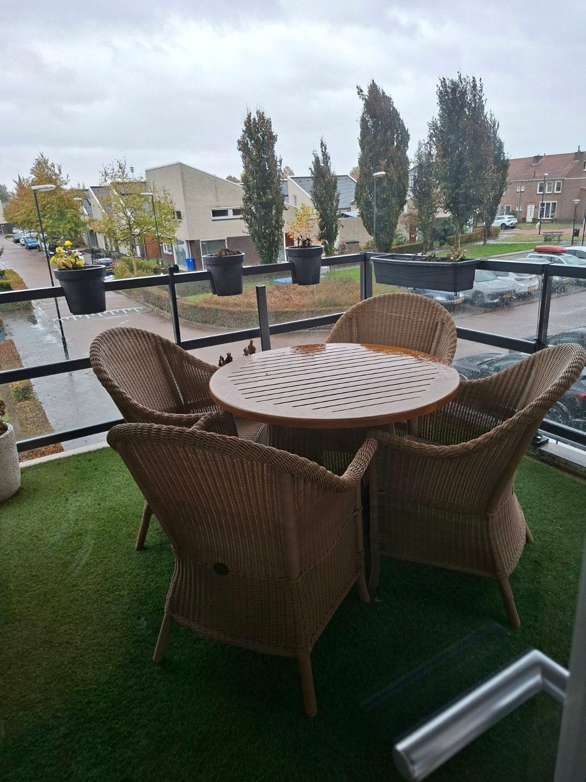 Wicker tuinset met houten tafel en 4 stoelen, 4 zitplaatsen, Ophalen of Verzenden, Zo goed als nieuw, Wicker