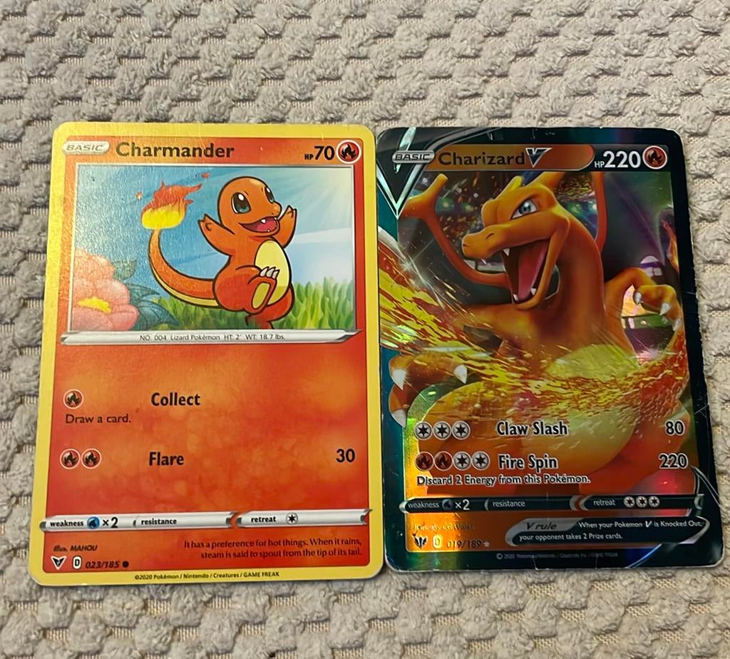 Pokémon kaarten Charmander en Charizard V, Verzenden, Nieuw, Meerdere kaarten