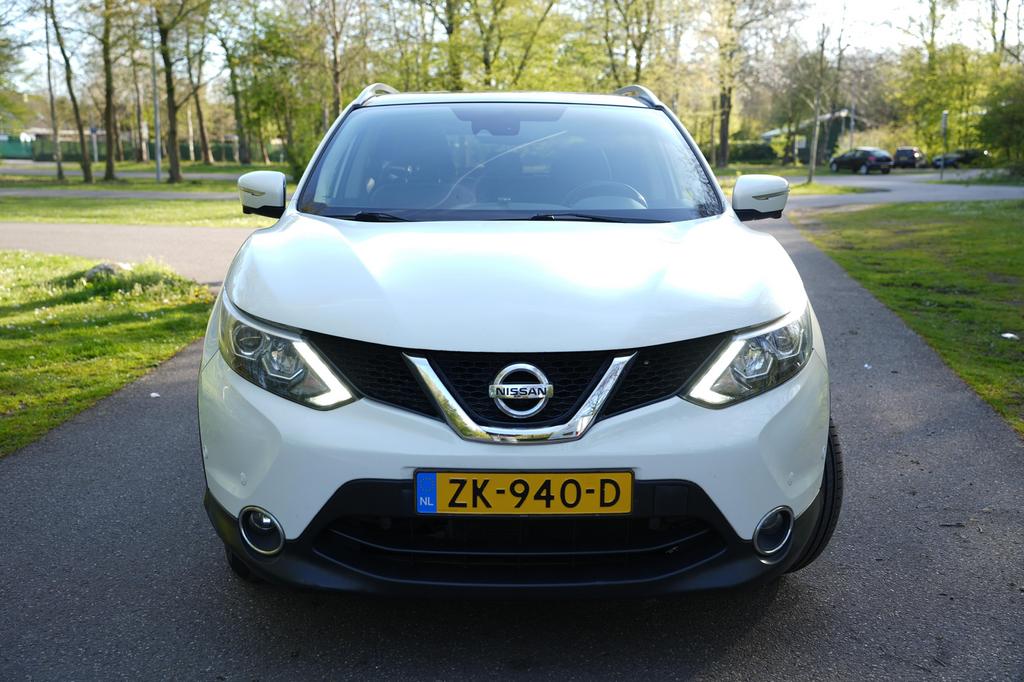 Nissan Qashqai 1.2 2014 | Pano | Leder | 360 camera, Voorwielaandrijving, 4 cilinders, Wit, Leder