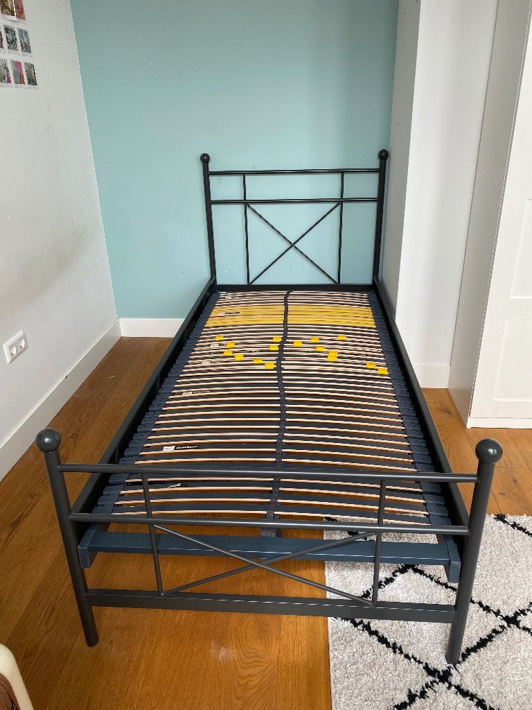 Bedframe en lattenbodem, Huis en Inrichting, Slaapkamer | Bedden, Ophalen, 90 cm, Eenpersoons, Zo goed als nieuw