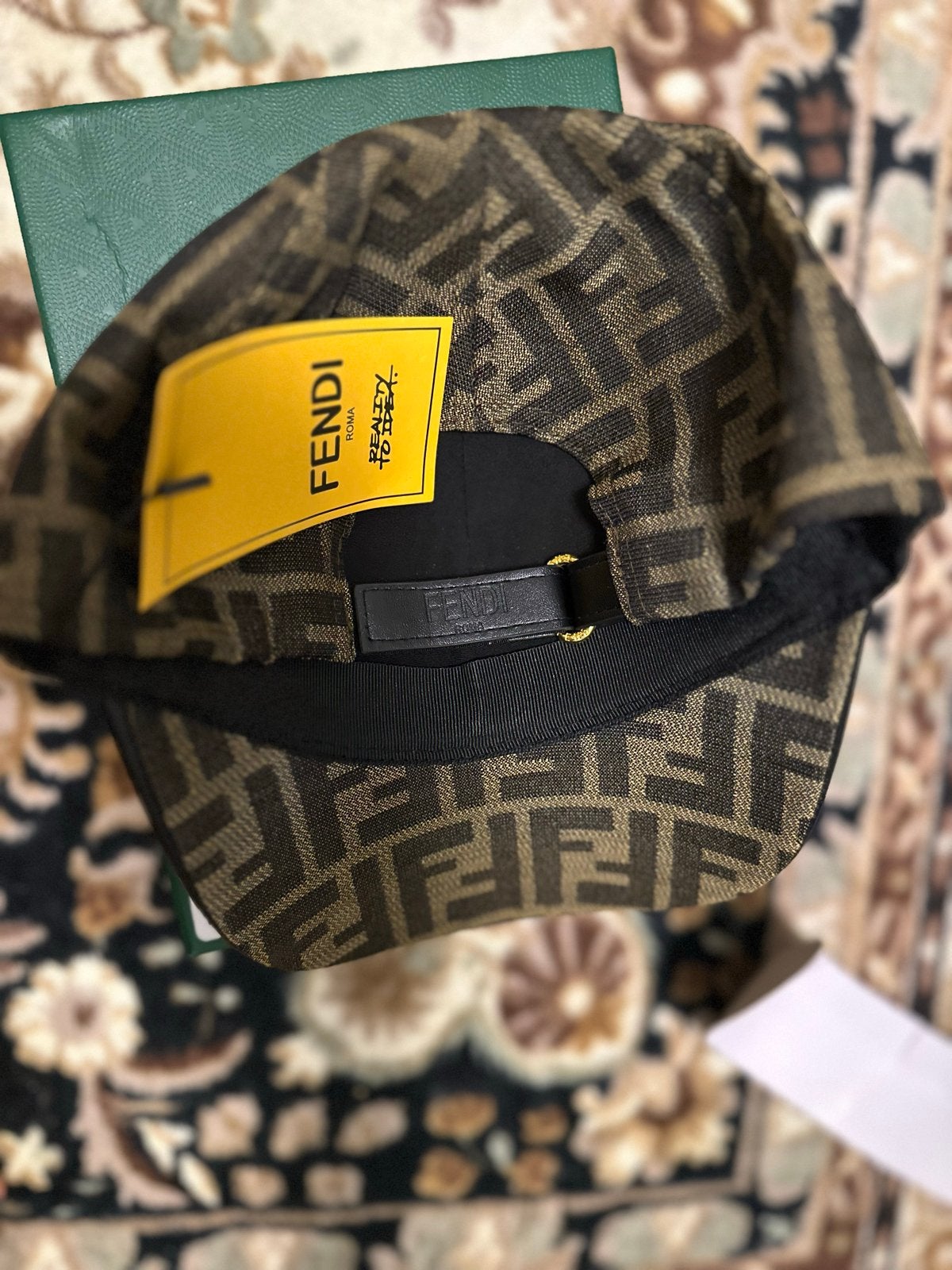 Fendi FF Logo Pet - Nieuw met labels, Ophalen of Verzenden, Nieuw, Jongetje of Meisje, Pet