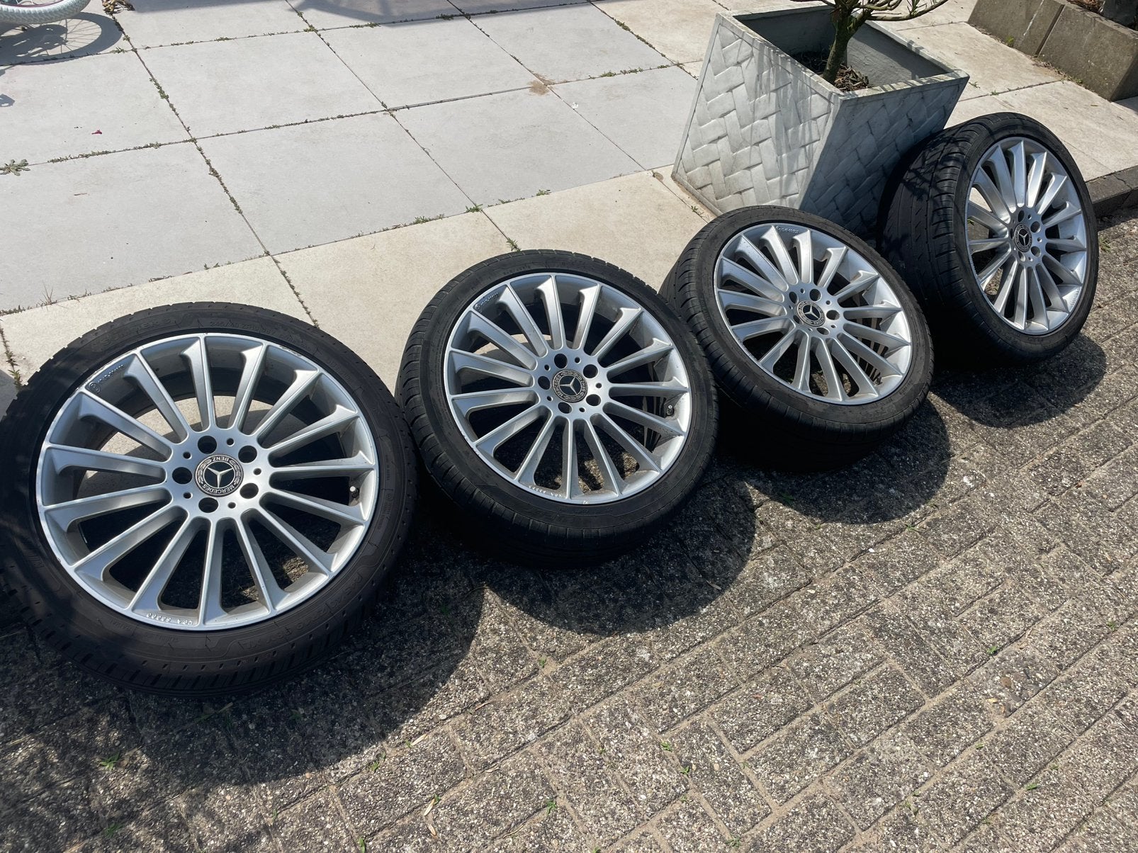 Te koop Mercedes E klasse velgen met banden 19 inc, Ophalen, 19 inch, Zomerbanden