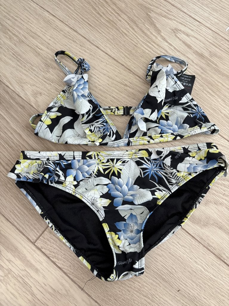 NIK & NIK bikini in zwart met bloemenprint (mt.146/152), Kinderen en Baby's, Kinderkleding | Maat 146, Meisje, Sport- of Zwemkleding