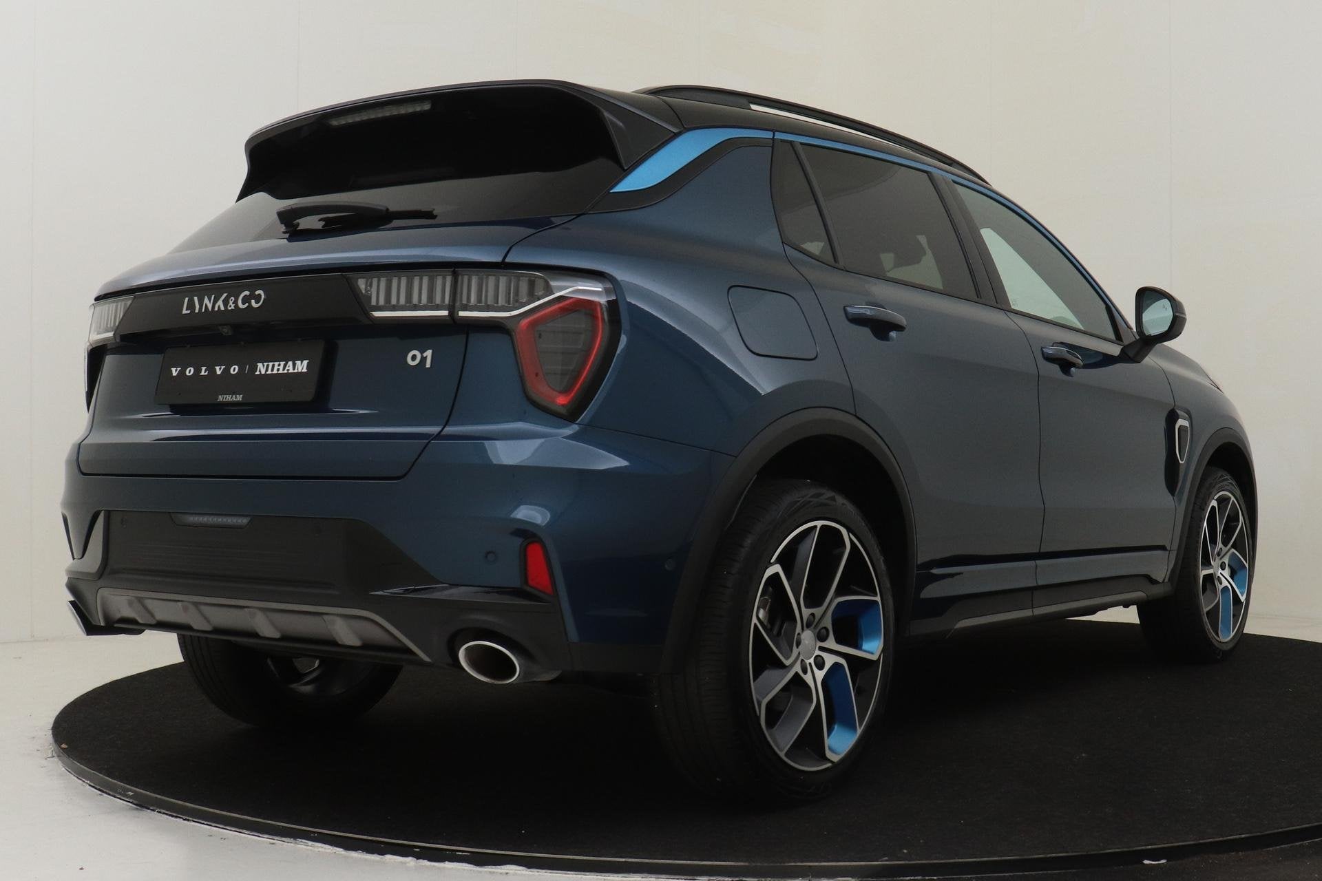 Lynk & Co 01 1.5 PHEV -PANO.DAK|ELEK.STOEL|HARMANINFINITY|36, Auto's, 12 maanden, Stof, Euro 6, Blauw