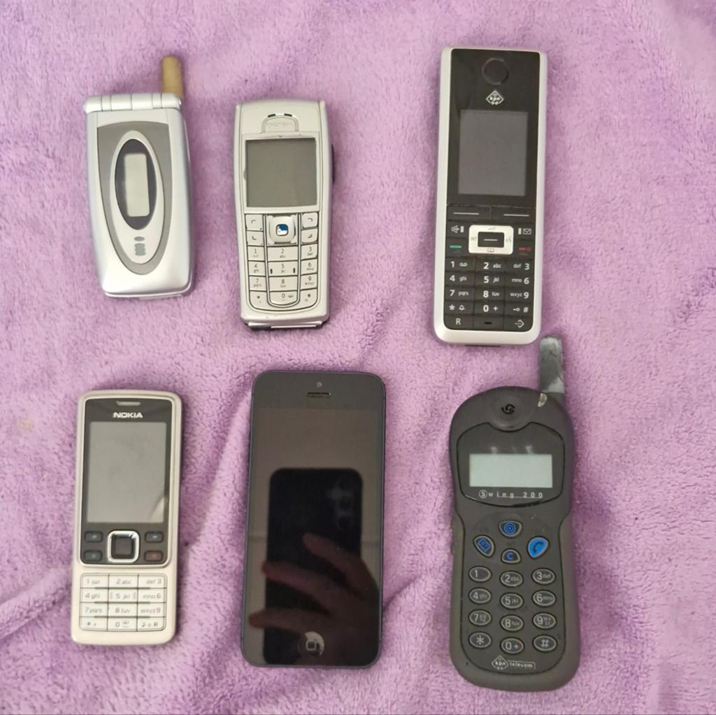 Verzameling vintage telefoons nokia iPhone, Ophalen of Verzenden, Geen camera, Zwart
