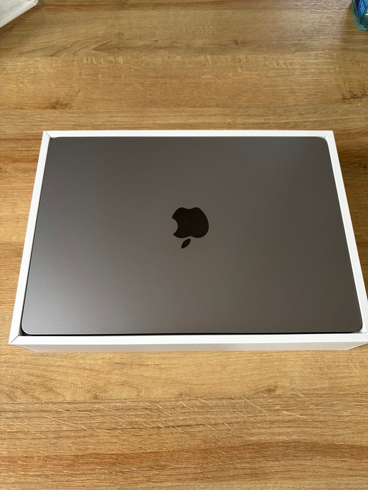 Macbook air m2, Computers en Software, Windows Laptops, Ophalen, Zo goed als nieuw, 13 inch, Onbekend