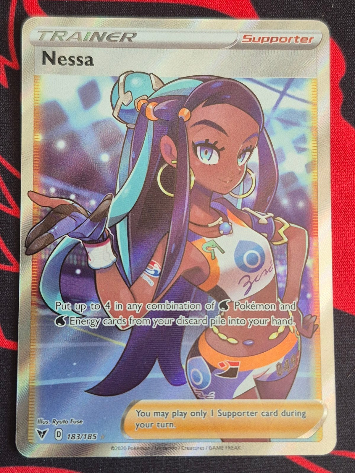 Nessa Full Art Trainer Kaart (183/185) Vivid Voltage (M), Hobby en Vrije tijd, Ophalen of Verzenden, Zo goed als nieuw