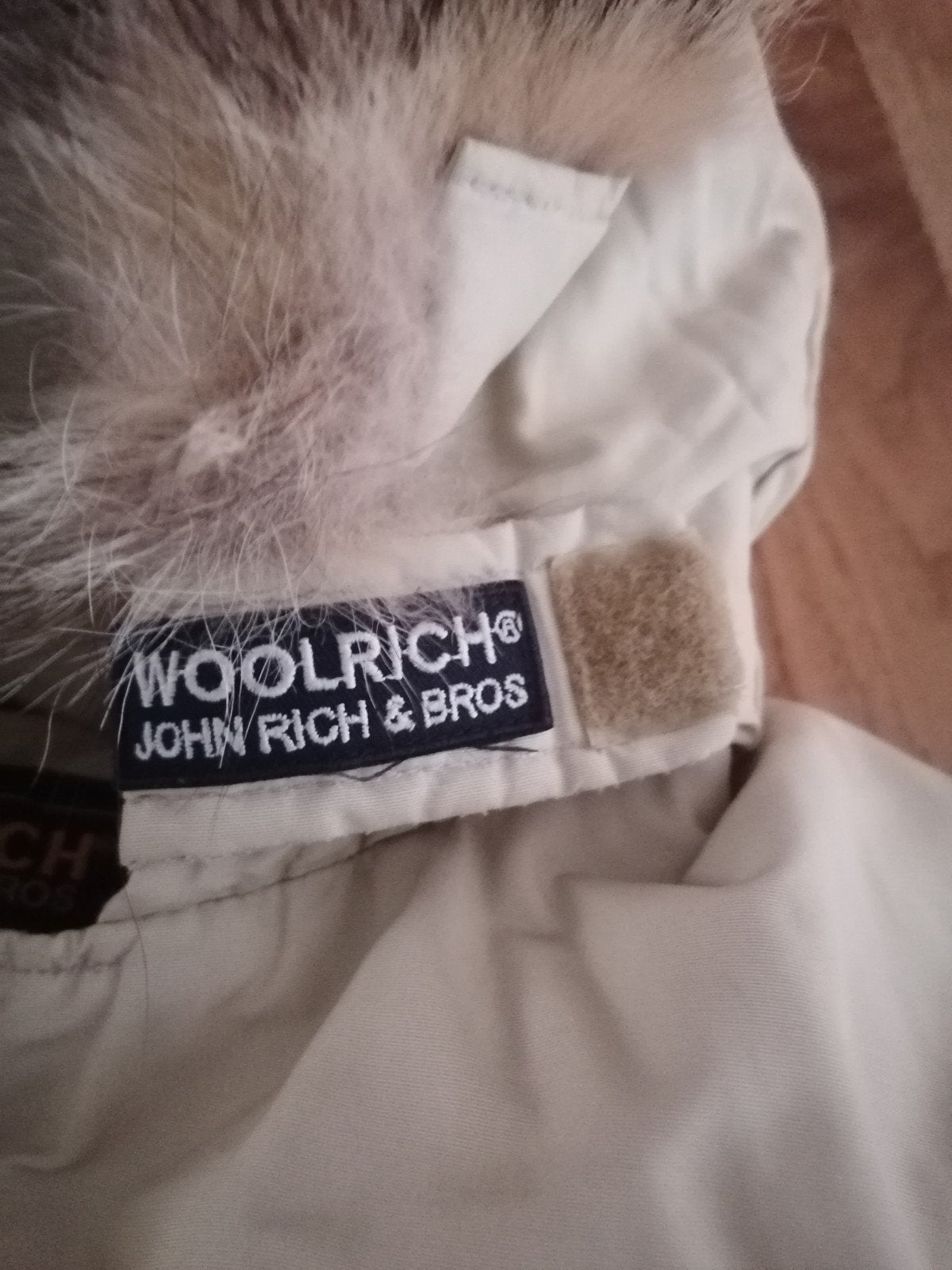 Woolrich, Verzenden, Zo goed als nieuw