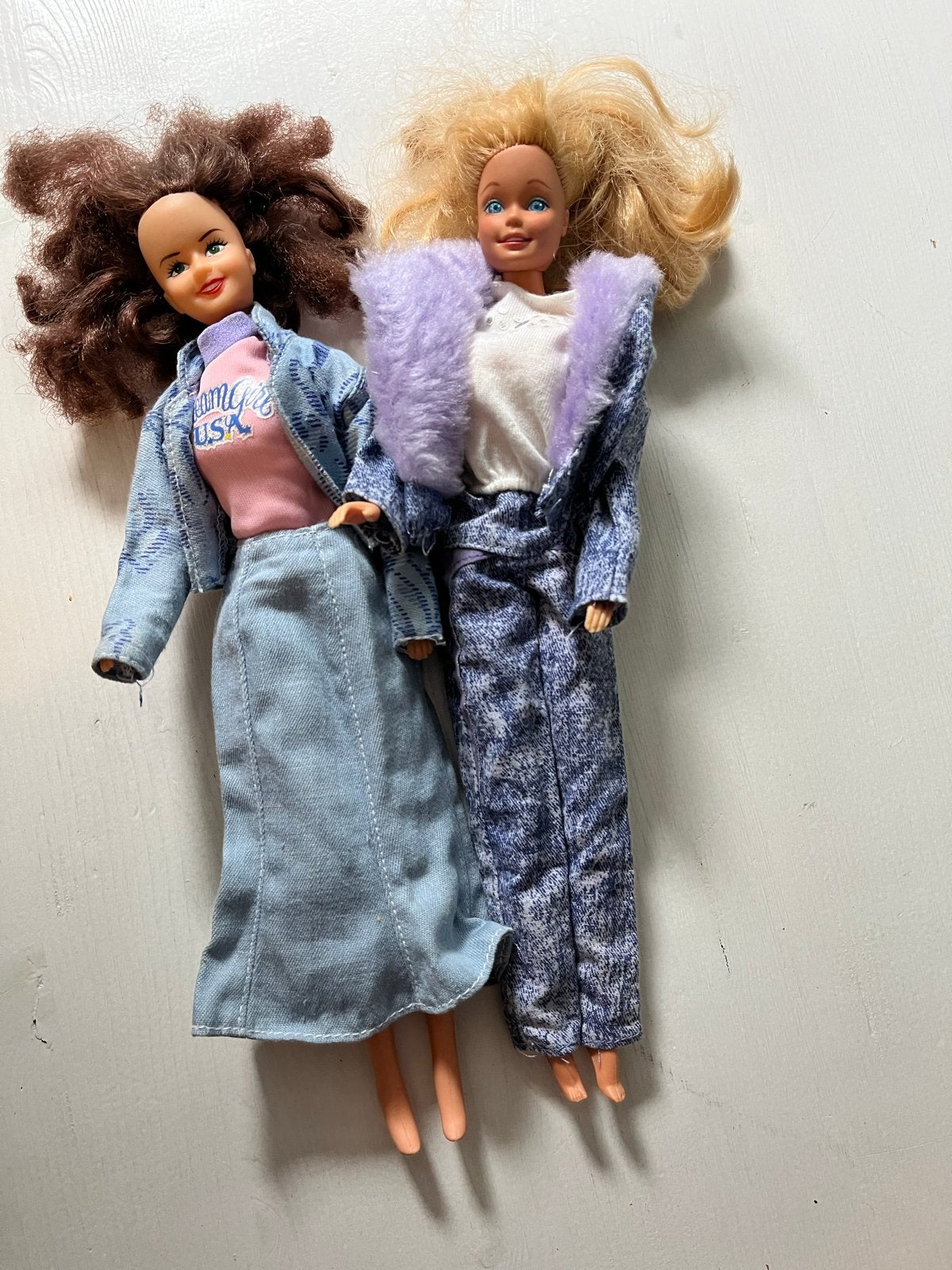 Blonde Barbiepop uit de jaren '80 met kleding en accessoires, Kinderen en Baby's, Ophalen of Verzenden, Gebruikt, Barbie