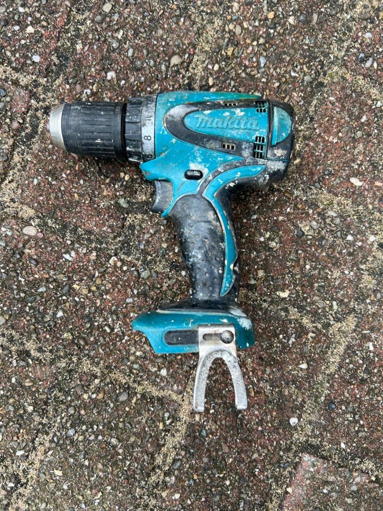 Makita Schroefmachine 14,4V (zonder accu), Ophalen of Verzenden, Gebruikt, Boor- en Schroefmachine