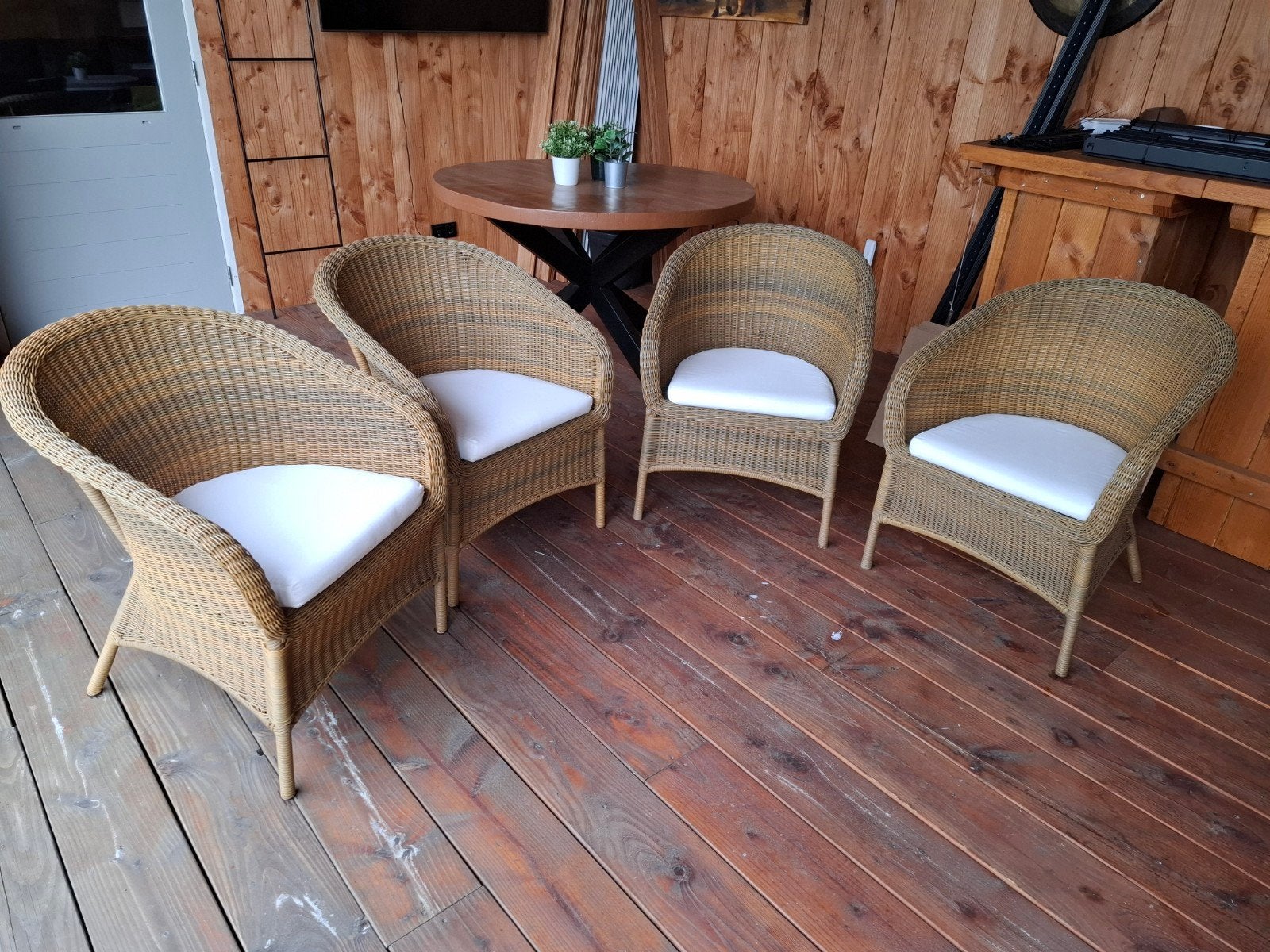 4 comfortabele rotan stoelen met kussens, Ophalen, Kunststof, Gebruikt, Bruin