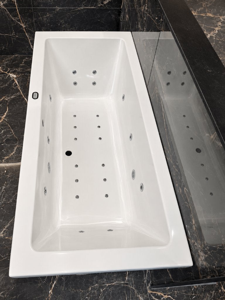 Bubbelbad 190 x 90 met luxe systeem van €3399 nu €2350 NEW, Xenz, Nieuw, Ophalen of Verzenden, Bad