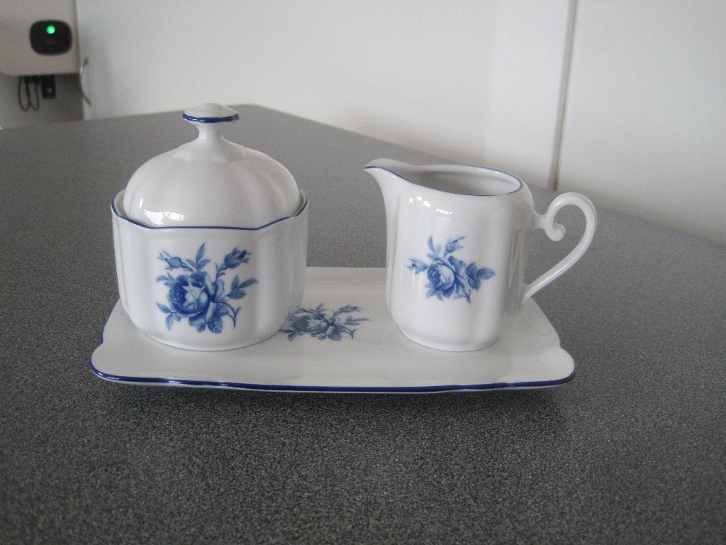 Porseleinen Suiker en Melk set., Huis en Inrichting, Keuken | Servies, Overige typen, Ophalen of Verzenden, Zo goed als nieuw