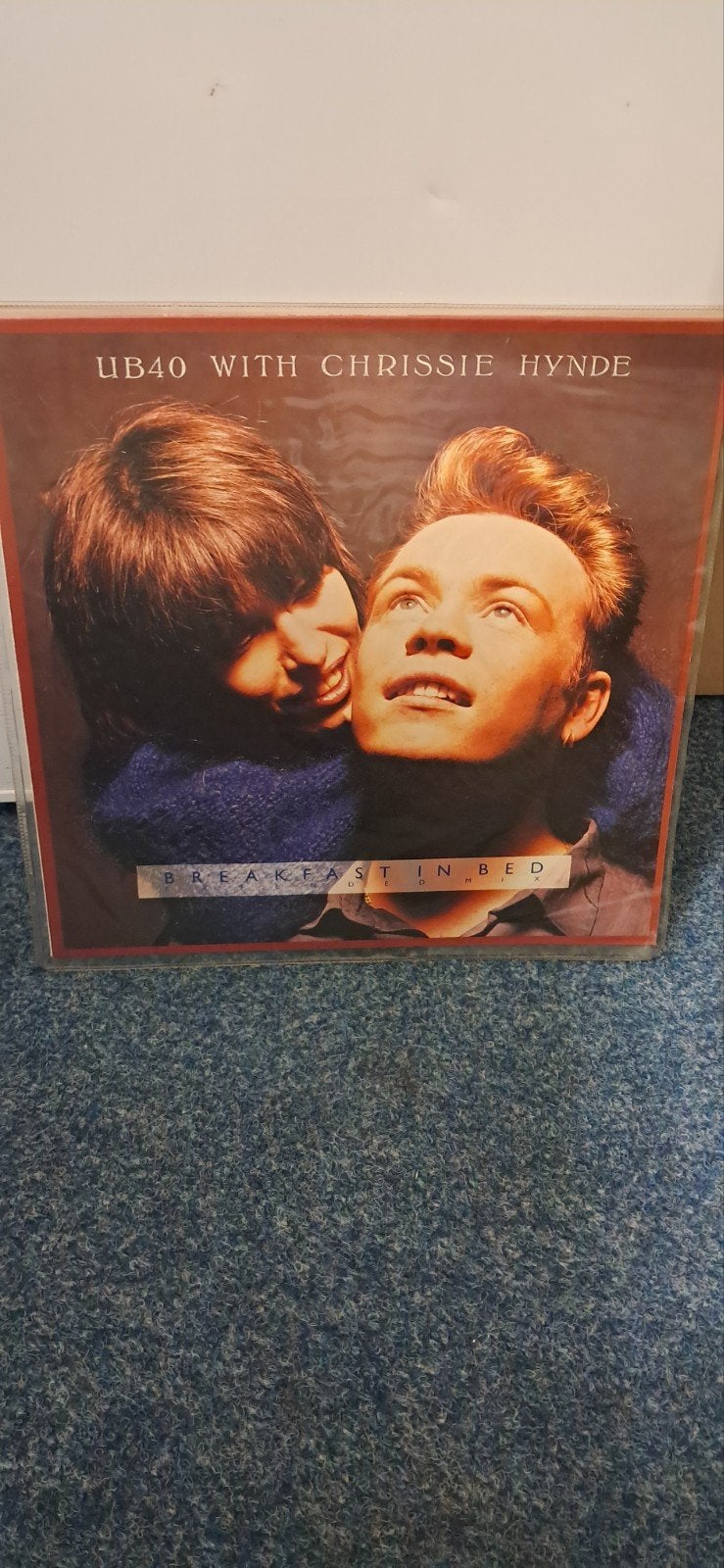 UB40 with Chrissie Hynde - Breakfast in Bed Vinyl Single, Ophalen, LP, Gebruikt, Pop