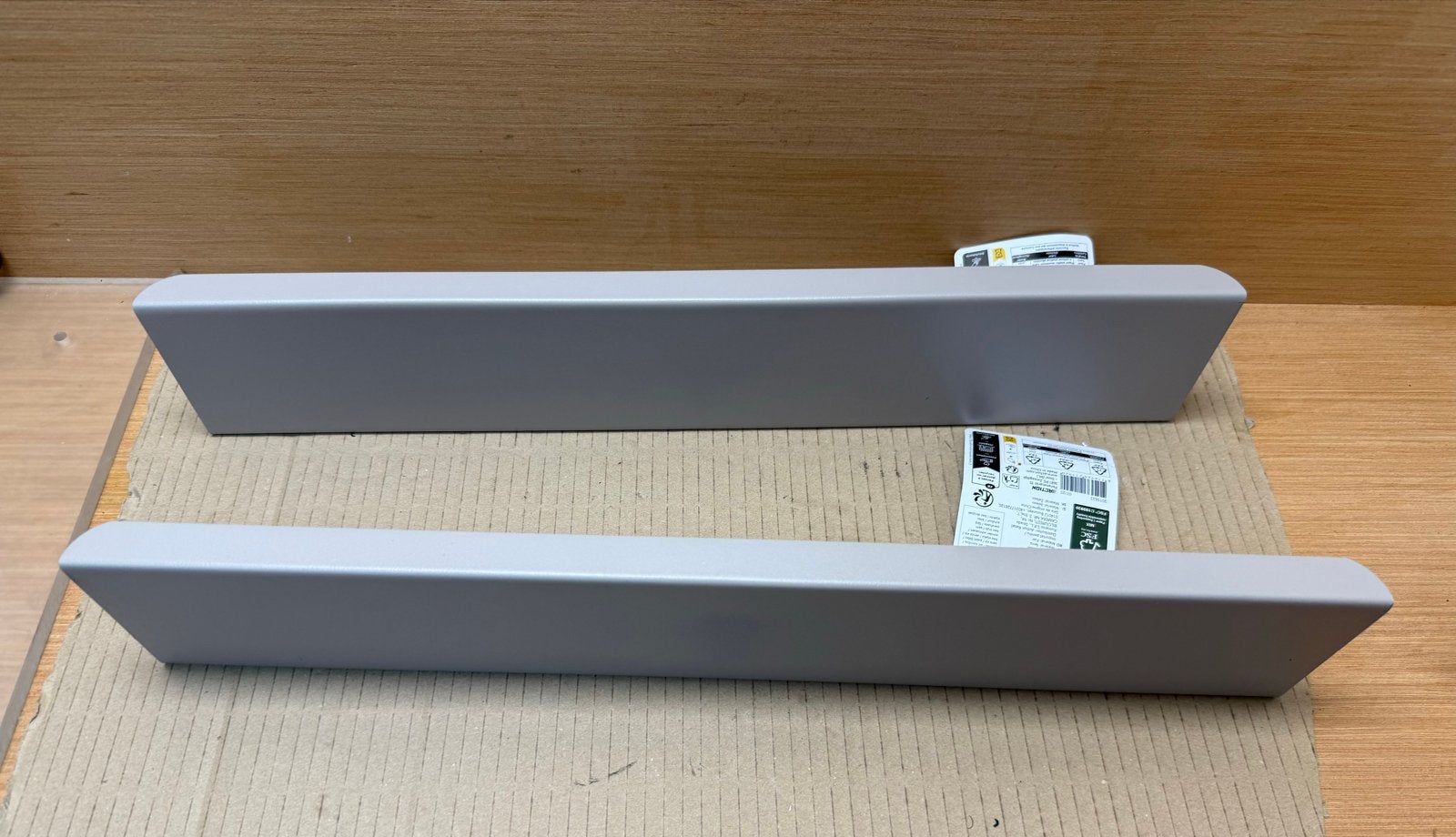 Set van 2 metalen wandschappen in taupe - Nieuw, Ophalen, Nieuw