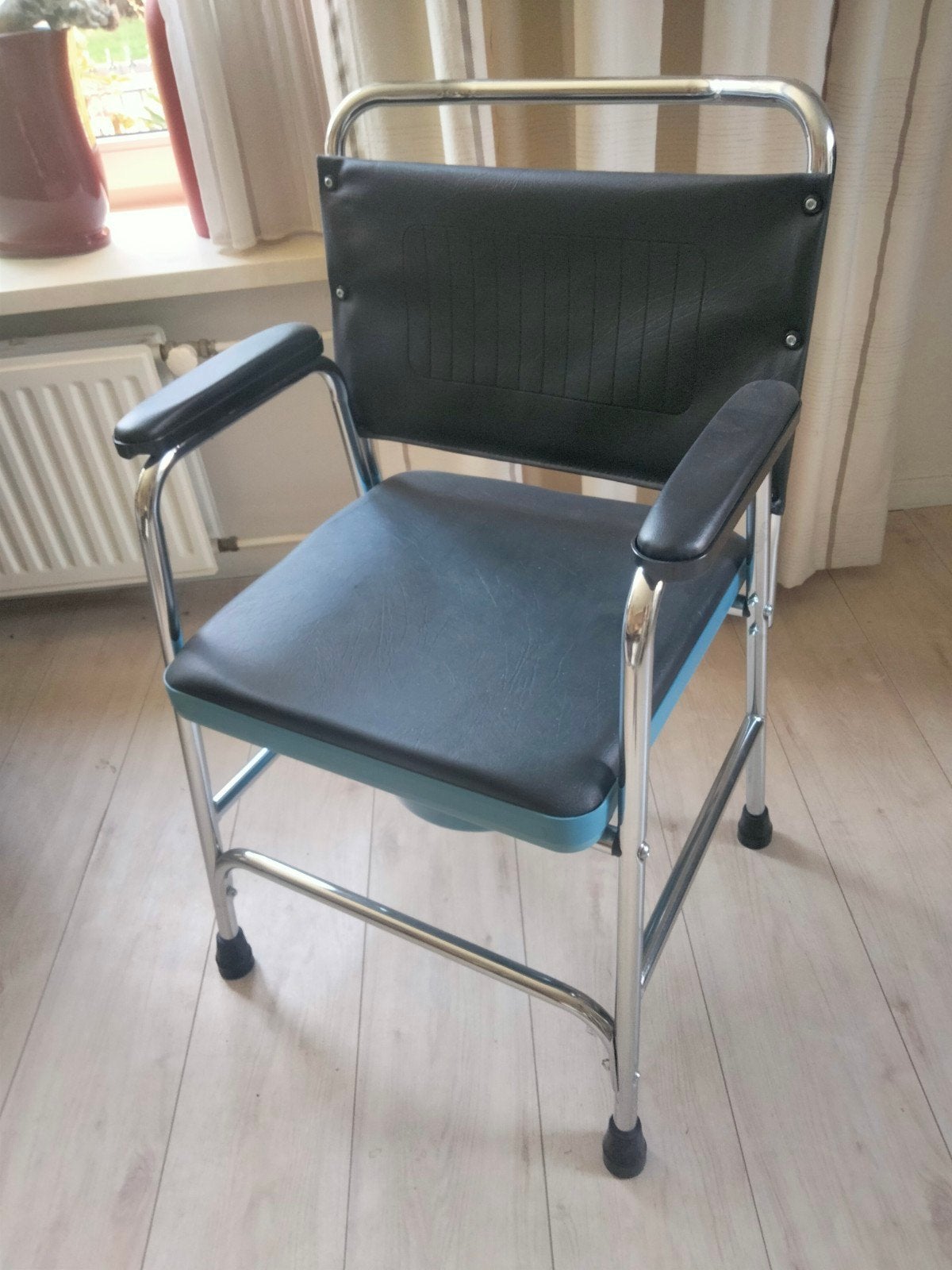 Te koop stoel WC po voor gehandicapte, Ophalen of Verzenden, Nieuw