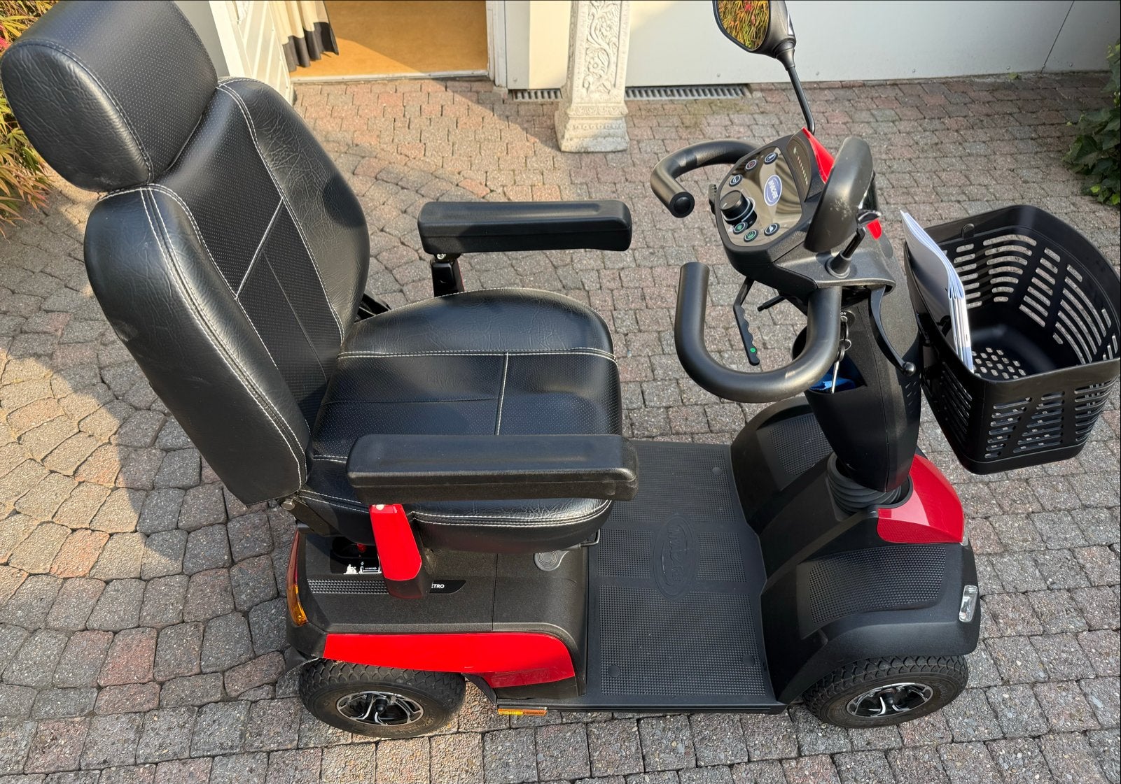 Scootmobiel Invacare Orion Metro 4  2023 als nieuw !, Diversen, Brommobielen en Scootmobielen, Ophalen, 46 km of meer, 11 t/m 15 km/u