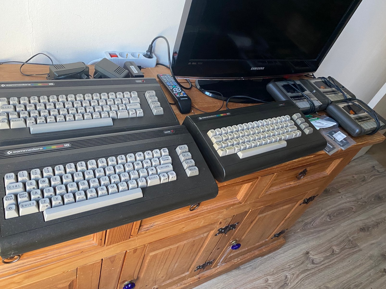 3xCommodore 16(64kb),voeding,1531,cartridge72spelen,450 EURO, Ophalen of Verzenden