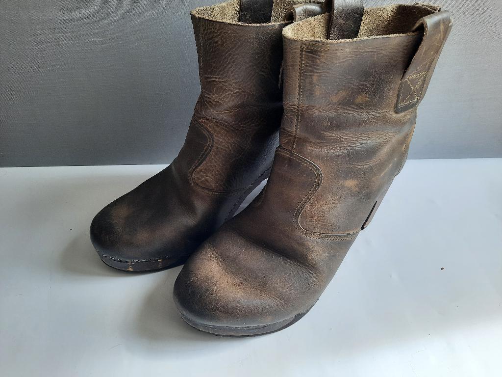 Hollandse Clumpy's olijfgroene leren enkellaarsjes mt 40-41, Kleding | Dames, Lage of Enkellaarzen, Clumpy's, Ophalen of Verzenden