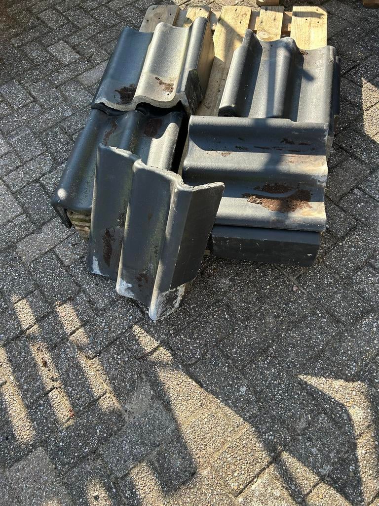 175 Lafarge betonnen dakpannen., Doe-het-zelf en Verbouw, Dakpannen en Dakbedekking, Ophalen, Gebruikt, Steen of Klei, 15 m² of meer