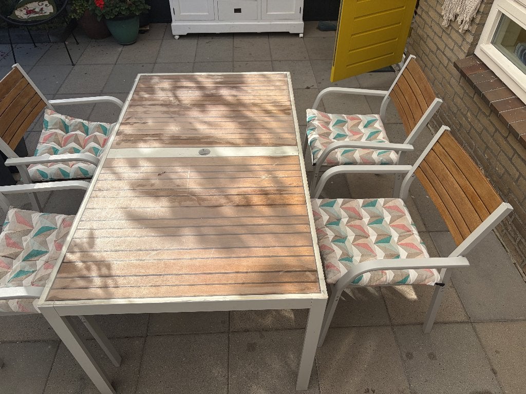 SJÄLLAND Tuinset: Tafel en 4 Stoelen met 4 kussens, Ophalen, Gebruikt, Aluminium