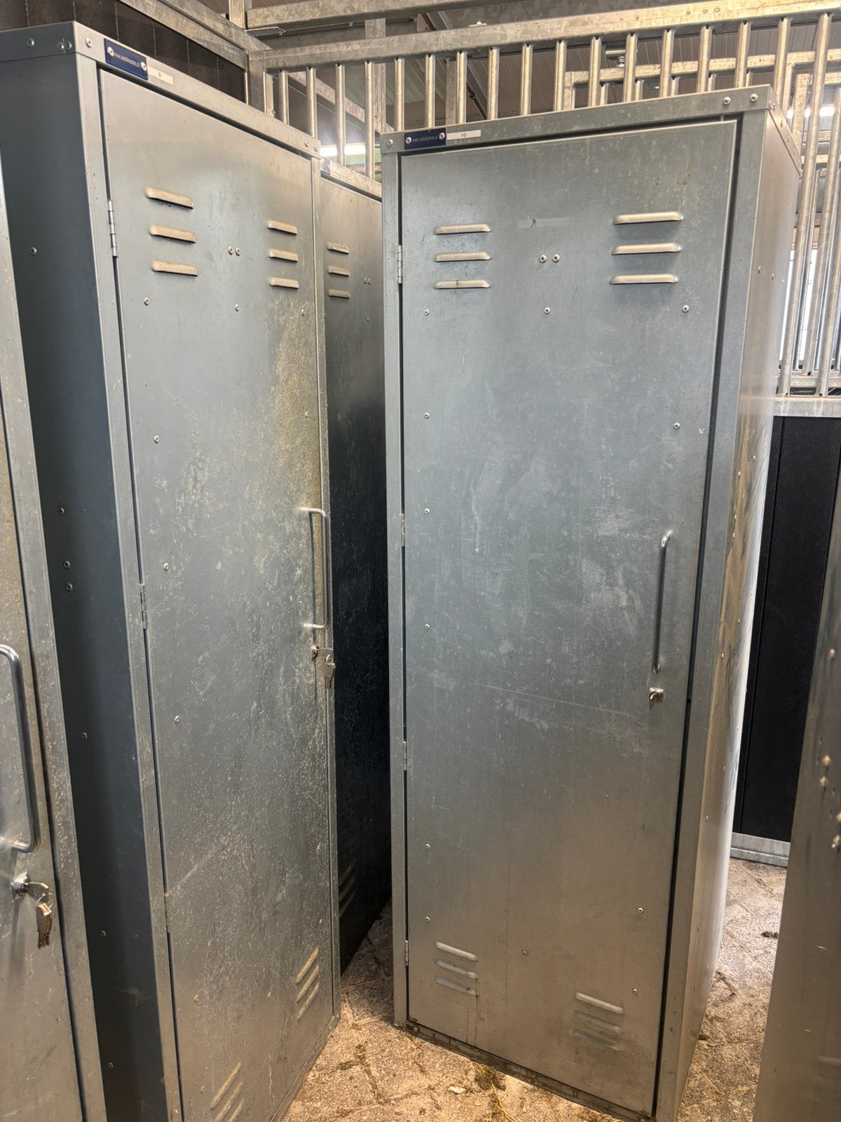 4 grote metalen zadelkasten 180 hoog, Dieren en Toebehoren, Ophalen, Zo goed als nieuw