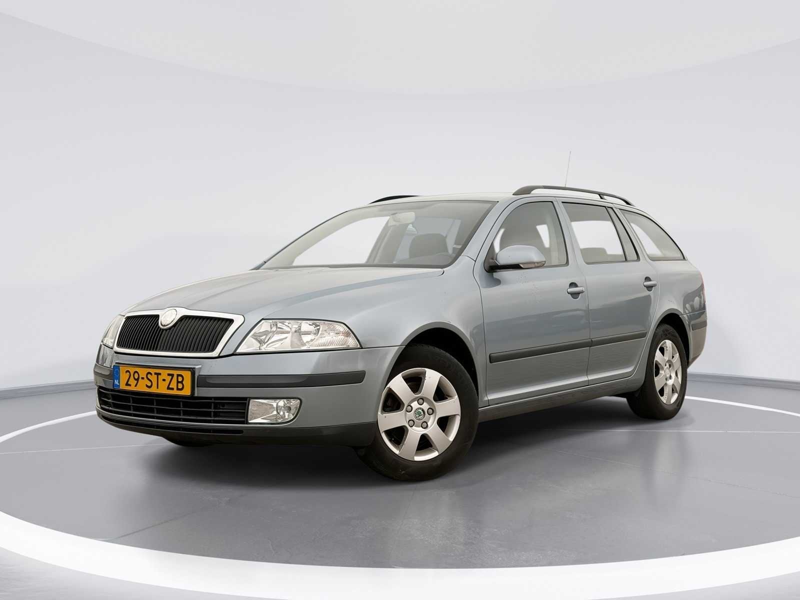 Skoda Octavia Combi 1.6 Ambiente 2006 | 29-ST-ZB, Auto's, Voorwielaandrijving, Gebruikt, 4 cilinders, Handgeschakeld