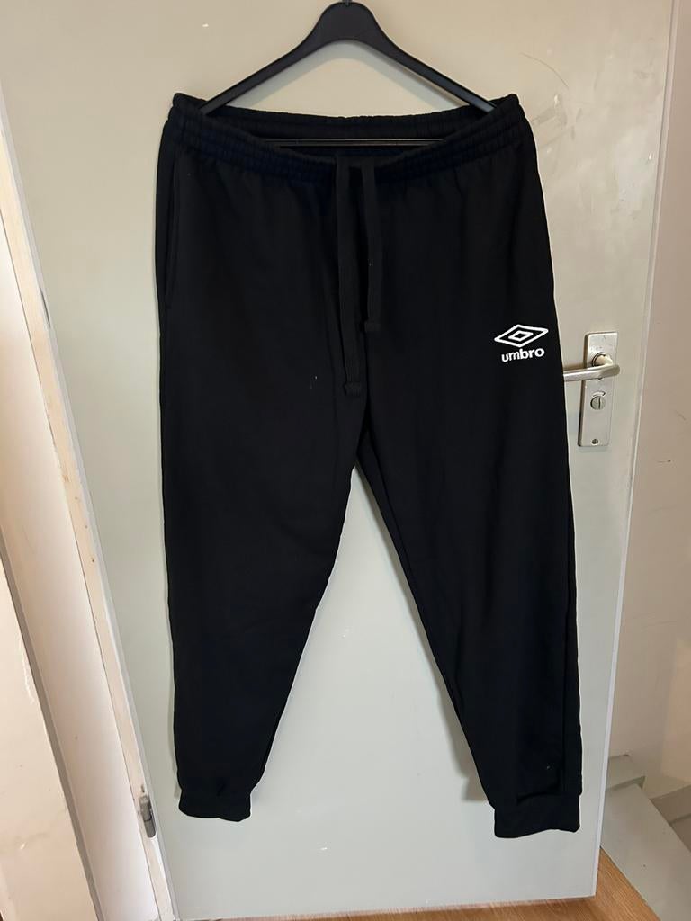Trainingsbroek Umbro zwart / maat 2XL, Ophalen of Verzenden, Zo goed als nieuw, Benen, Overige typen