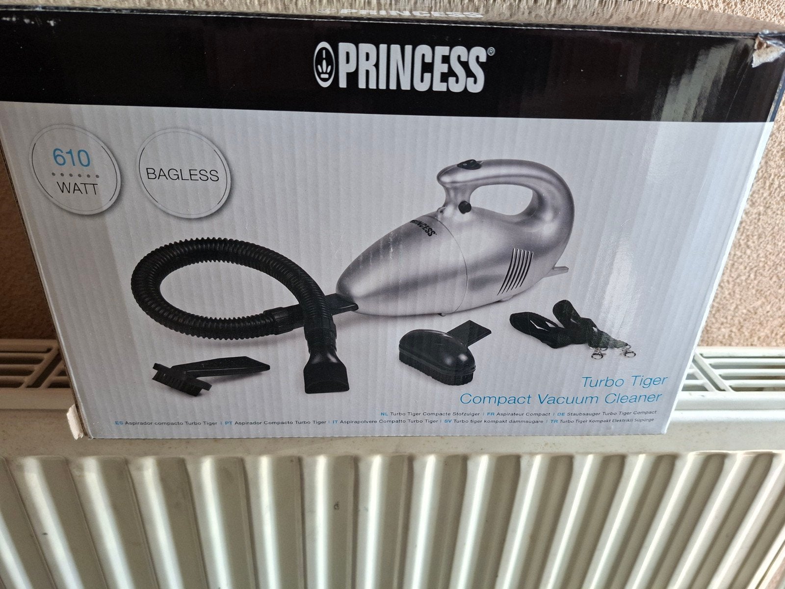 Princess Turbo Tiger Compacte Stofzuiger 610W, Witgoed en Apparatuur, Ophalen, Zo goed als nieuw, Sledestofzuiger, Minder dan 1200 watt