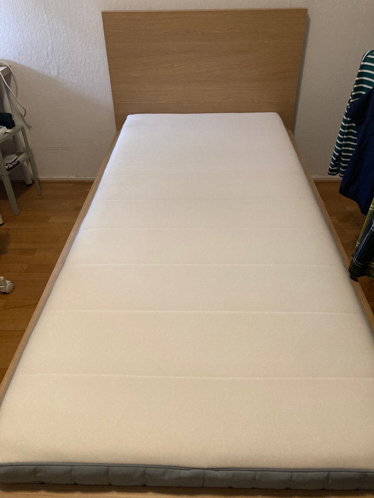 Single bed frame and mattress, Ophalen, 90 cm, Eenpersoons, Zo goed als nieuw