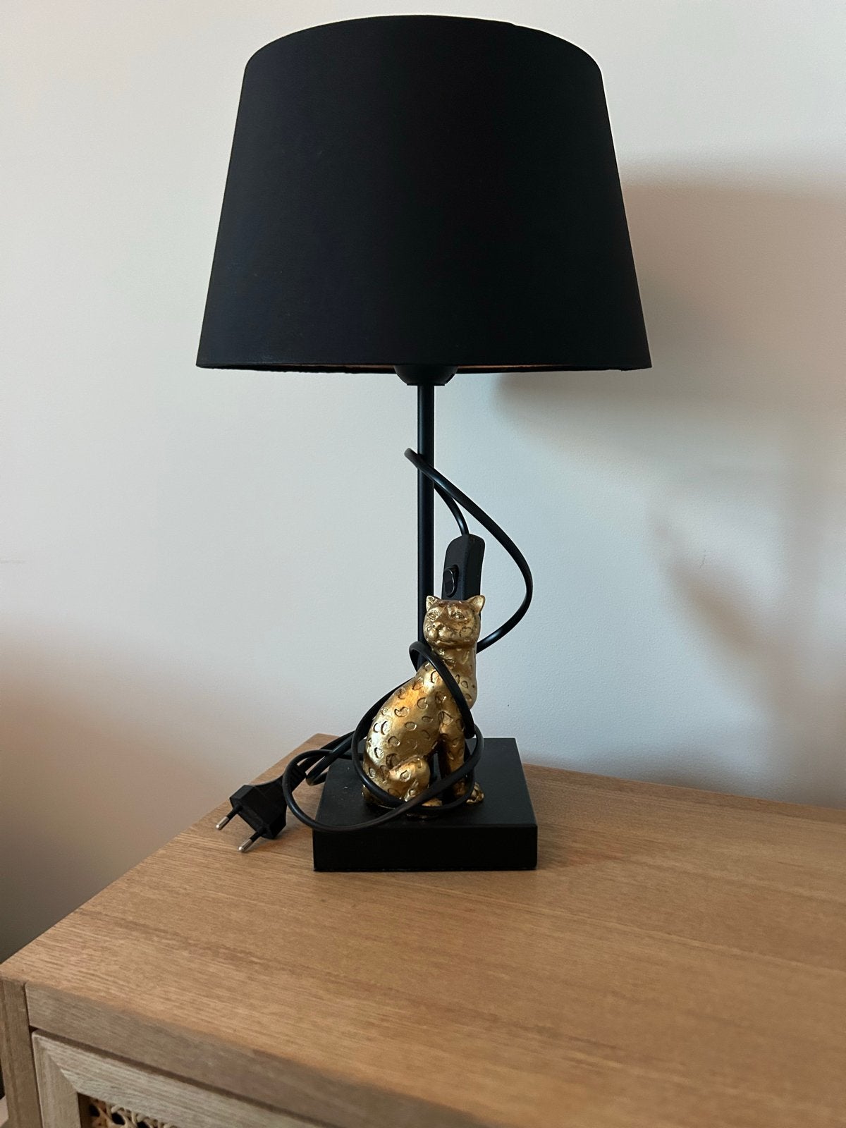 Tafellamp met gouden luipaard voet en zwarte kap, Zwart, Zo goed als nieuw, Modern, Ophalen