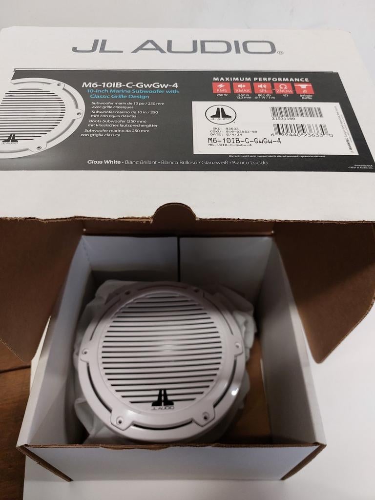 JL Audio M6-81B Marine Subwoofer Wit