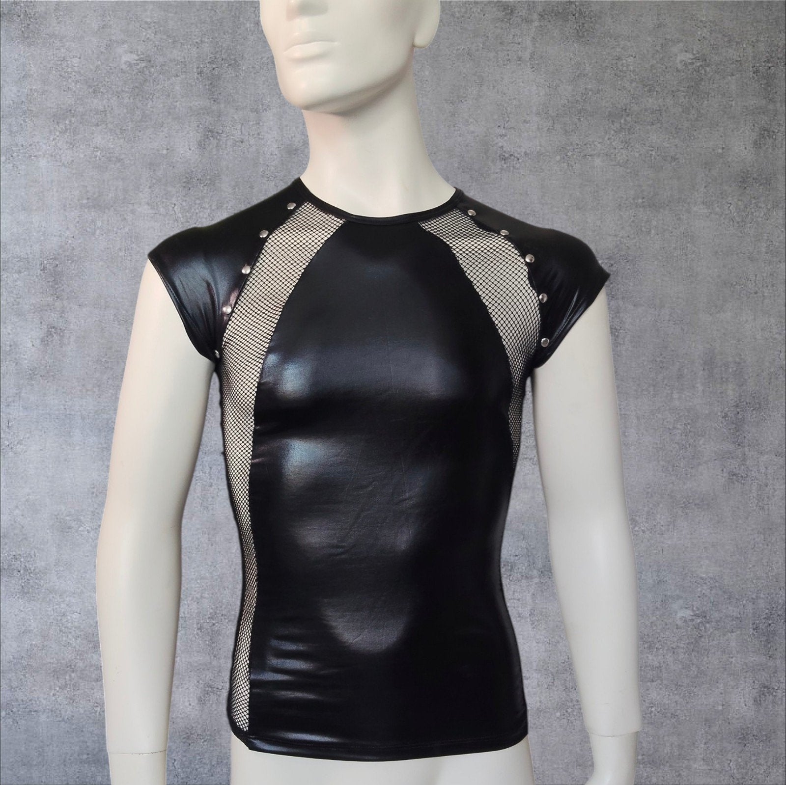 Heren wetlook shirt met mesh en studs - Zwart, Onbekend, Zwart, Nieuw, Ophalen of Verzenden
