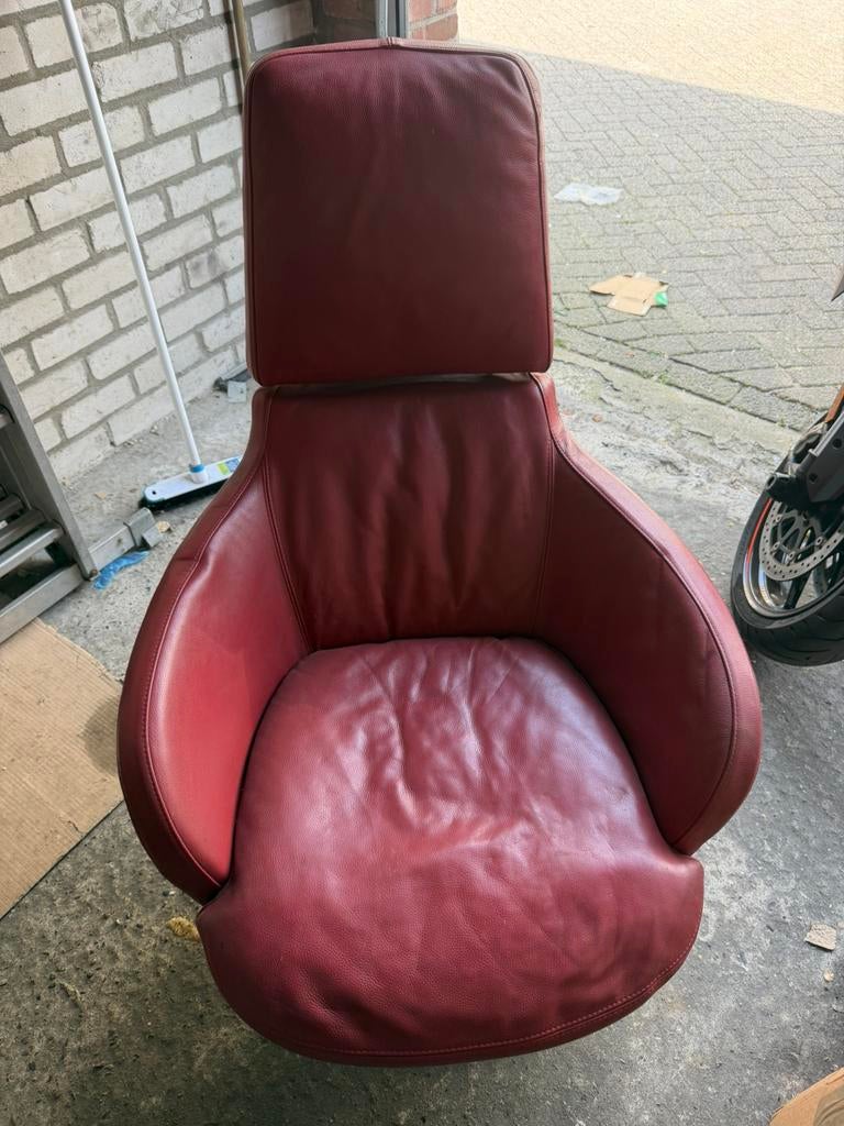 Natuzzi draai fauteuil en meer te koop, Ophalen, Zo goed als nieuw, Leer, 50 tot 75 cm