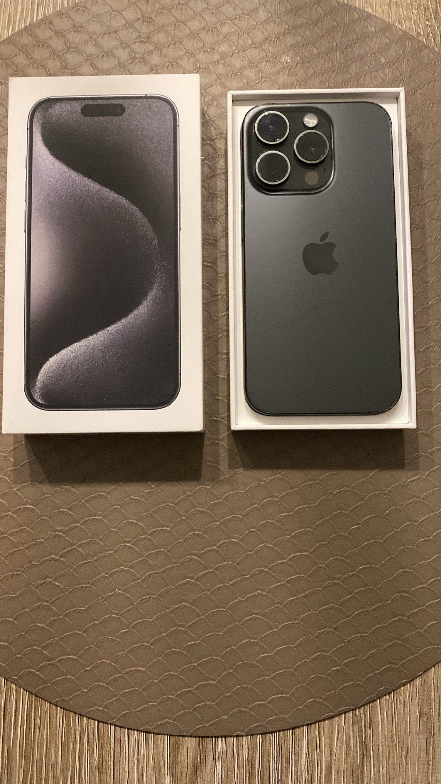 iPhone 15 Pro 128GB - Zo goed als nieuw met accessoires, Telecommunicatie, Mobiele telefoons | Apple iPhone, Ophalen, 128 GB, 86 %