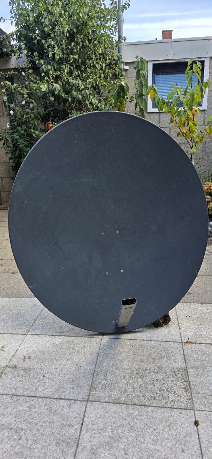 Triax 90 cm schotelantenne, Ophalen, Gebruikt, (Schotel)antenne, Overige merken