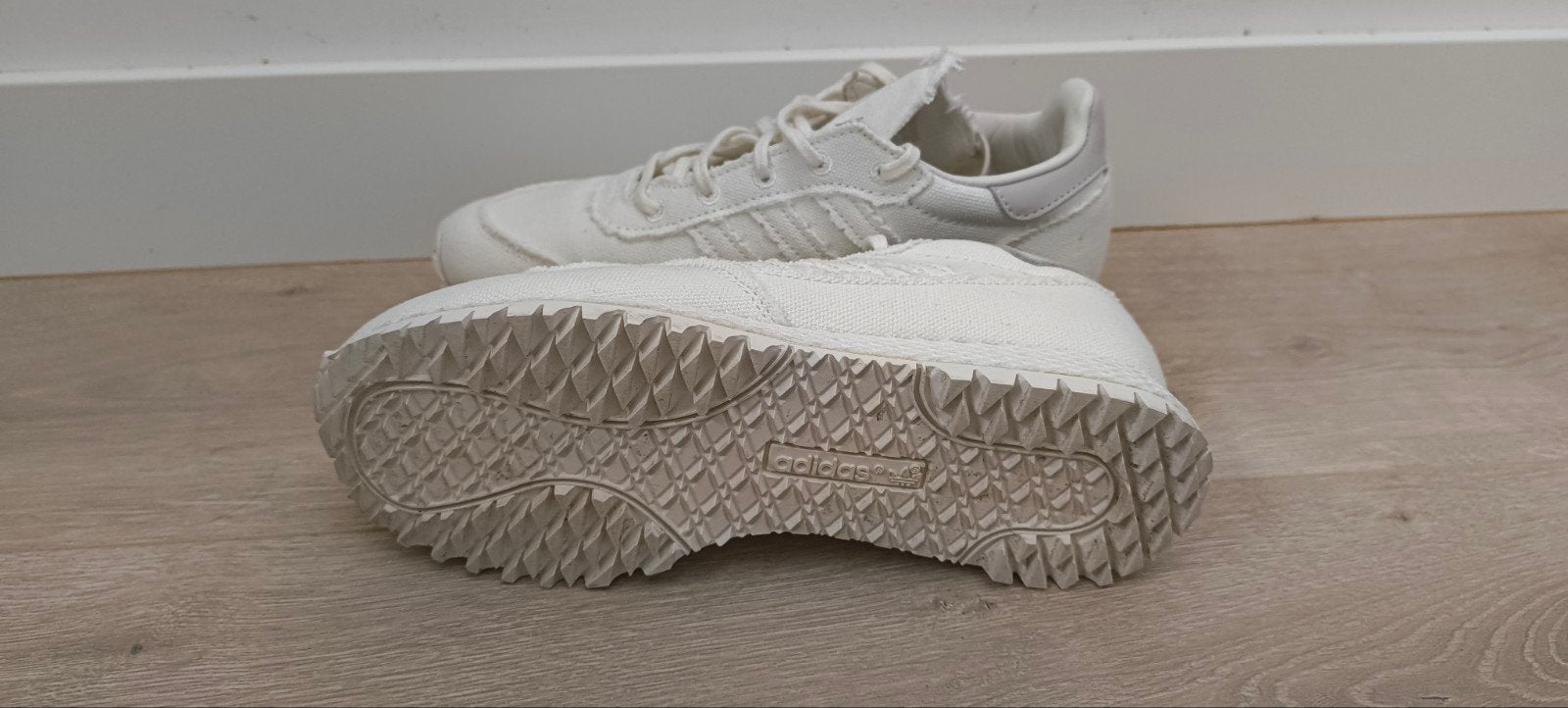 Foto 6 van Adidas x Daniel Arsham New York Sneakers - Maat 38 2/3