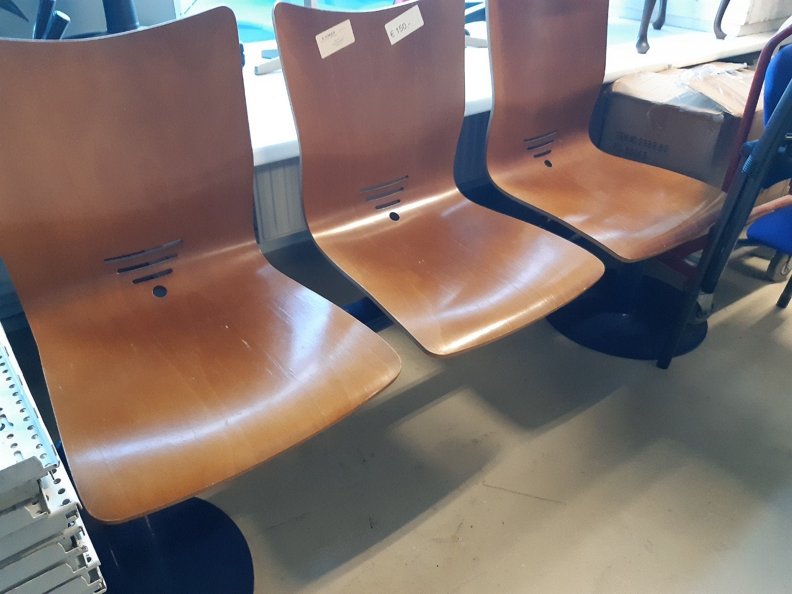 Wachtkamerbank 3 persoons, Huis en Inrichting, Banken | Bankstellen, Ophalen, Info@tommysmit.nl, Gebruikt, Minder dan 75 cm