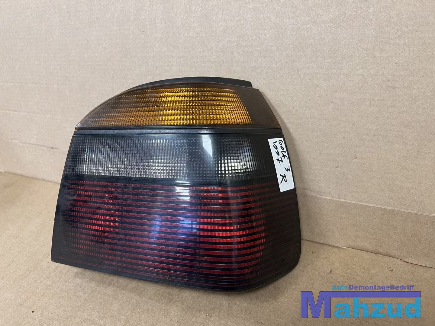 VW GOLF 3 Rechts achterlicht 1989-1998, Gebruikt, Volkswagen, Volkswagen AG, Berliner Ring 2
38440  Wolfsburg, DE