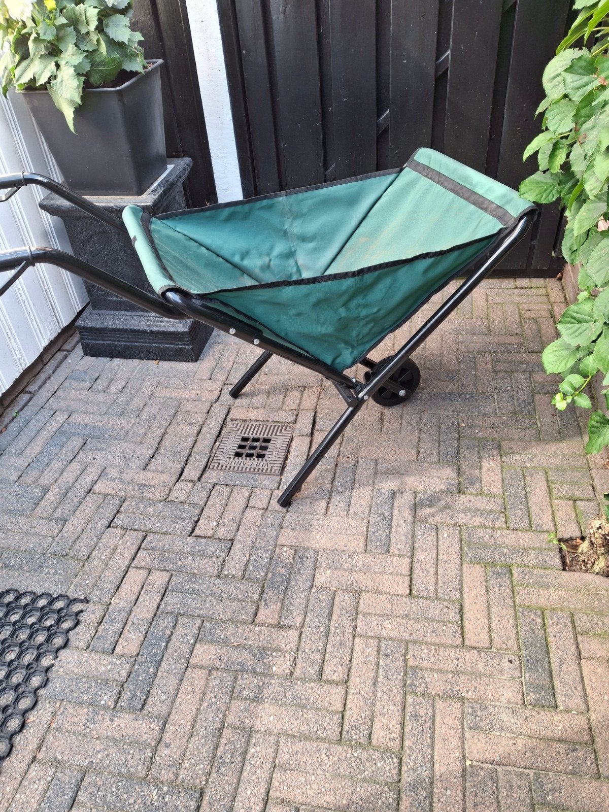 Inklapbare kruiwagen, Ophalen