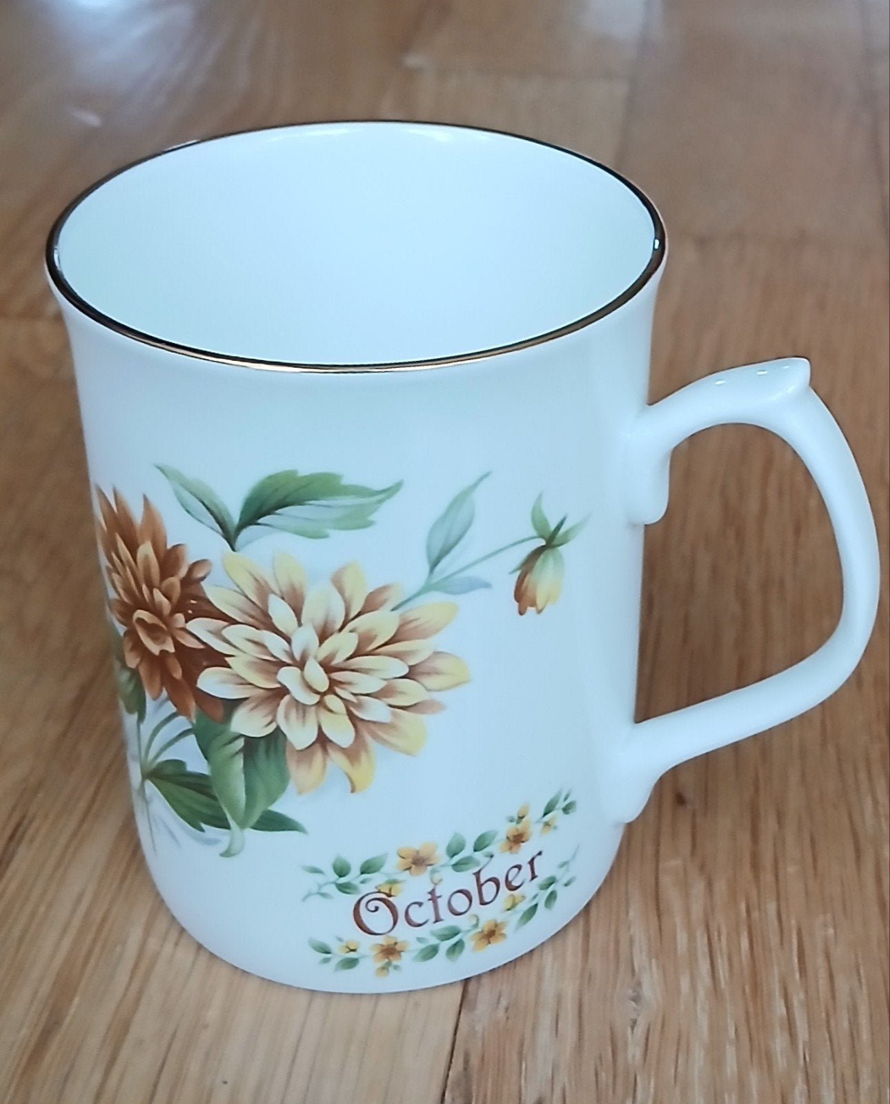 Mok/Beker Fine Bone China Maand Oktober Made  England Nieuw, Ophalen of Verzenden
