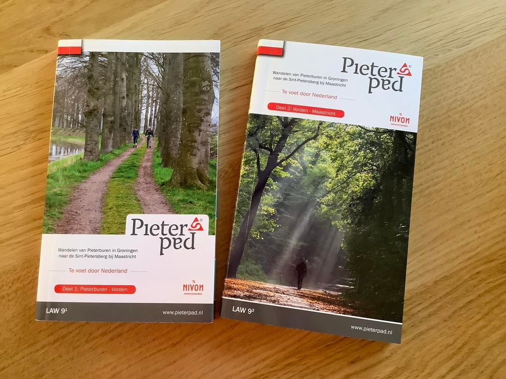 Pieterpad boekjes deel 1 en 2, 10e druk - Zo goed als nieuw, Boeken, Overige merken, Fiets- of Wandelgids, Ophalen of Verzenden